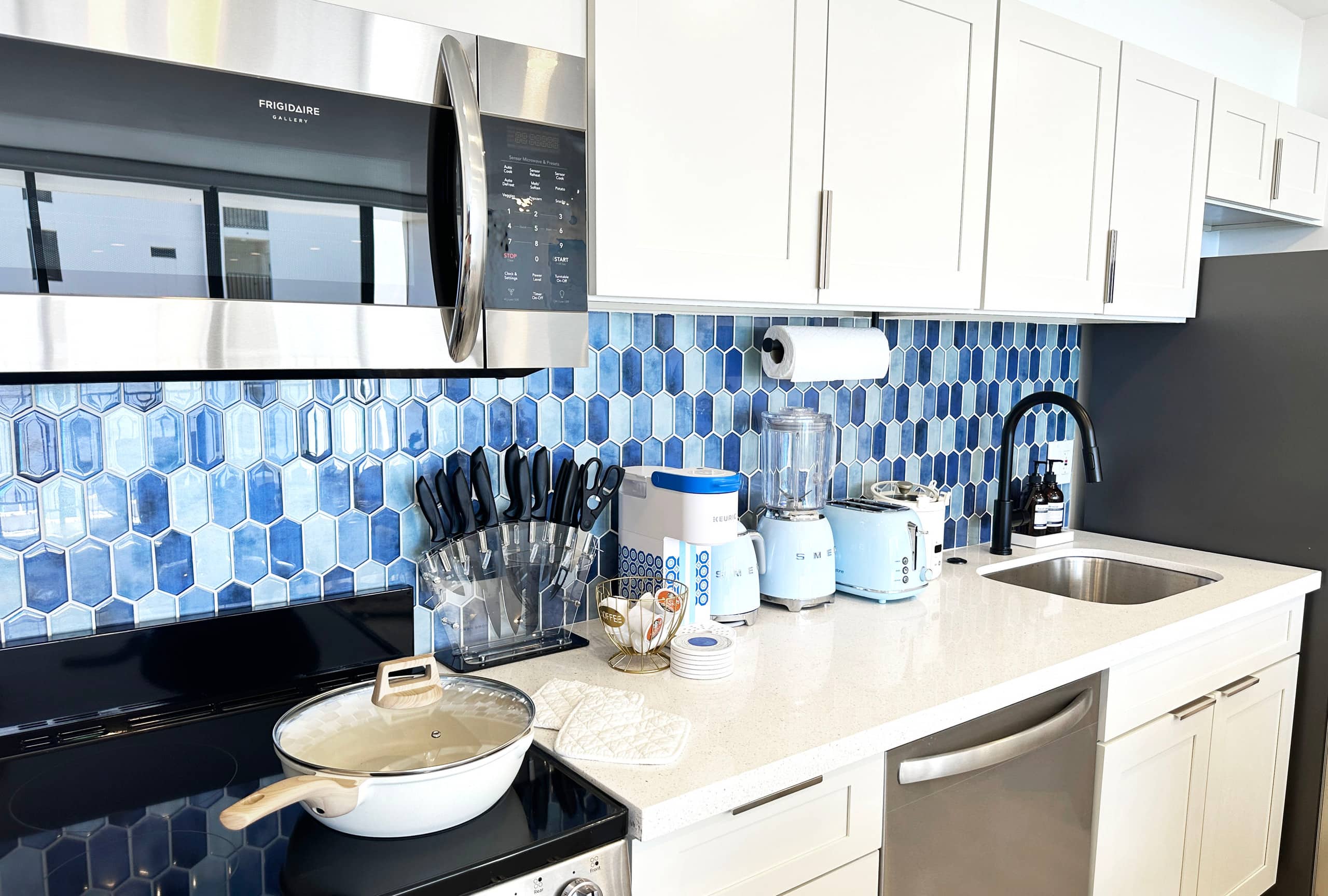 Condo in Honolulu · ★5.0 · 1 bedroom · 2 beds · 1 private bath - Image 18