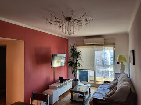 Popular Airbnb listing: 3 bedroom apartment, furnished, $1000 USD per month in Parque Chacabuco
