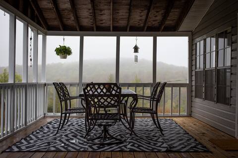 Peaceful Mountain View Getaway