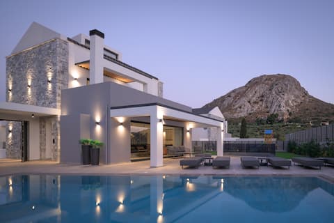 Monti Luxury Villa, with Heated Pool & Hot Tub