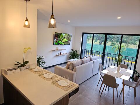 Apt 4min-Airport w/AC-Security-Pool-Parking