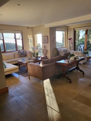 Camps Bay home: Comfortable and Serviced gallery image 2