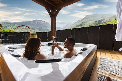 Pyrenean luxury cottage, 3 min from cable cars