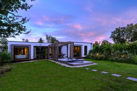 The Witte Bergvliet with hot tub