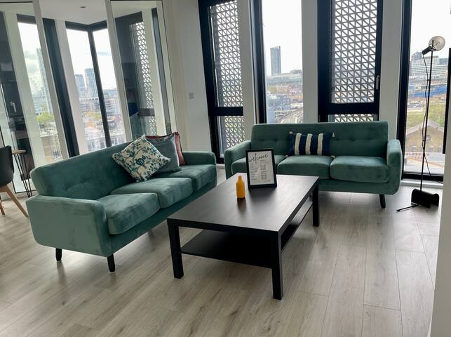 Manhattan Pad (sleeps 7) – breathtaking views gallery image 2