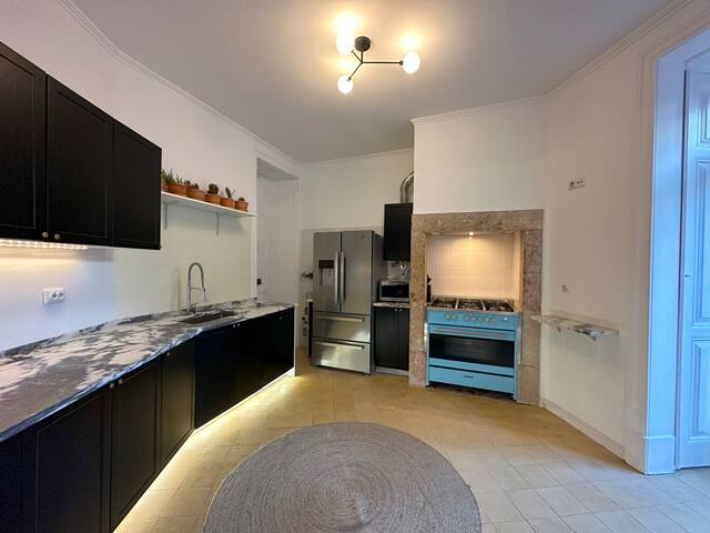 Grand Apartment, Full of Chic Flair in Hip Anjos gallery image 3