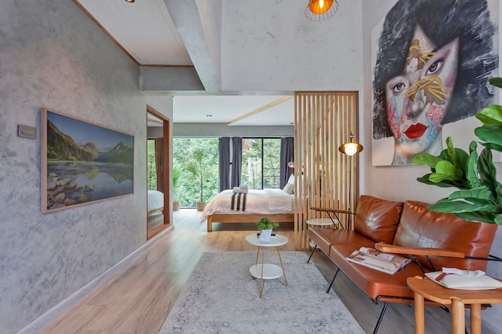 Chic loft gallery image 5