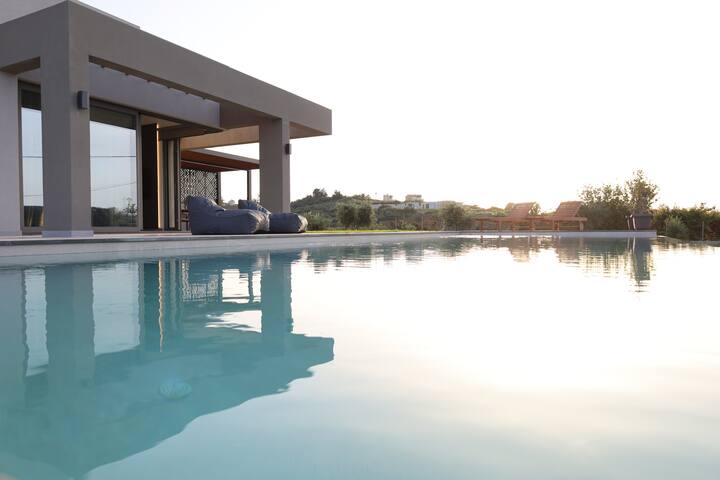 Iskios Premium 2, Luxury Villas gallery image 2