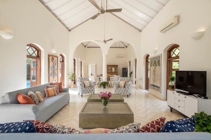 Living room image 1