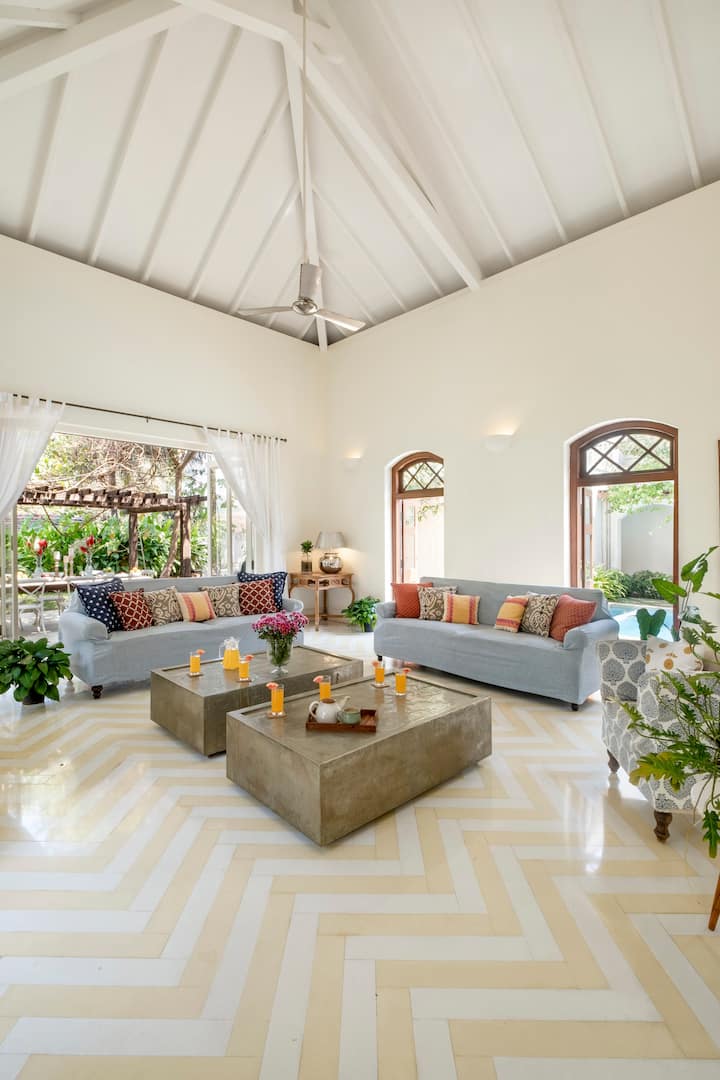 Living room image 3