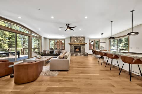 New Designer Mountain Home, Hot Tub, EV Charger