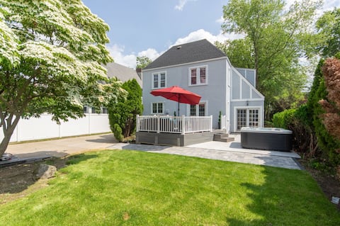 17 Mins to UBS Arena/Hot Tub/Game Room/King Bed