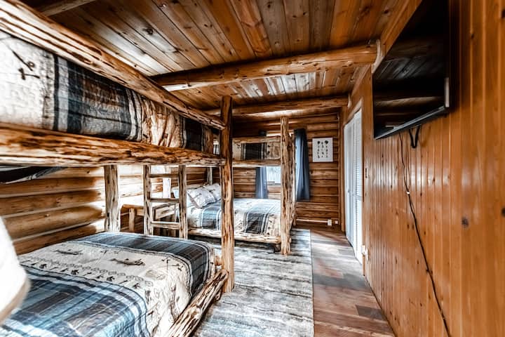 2 full size bunk beds