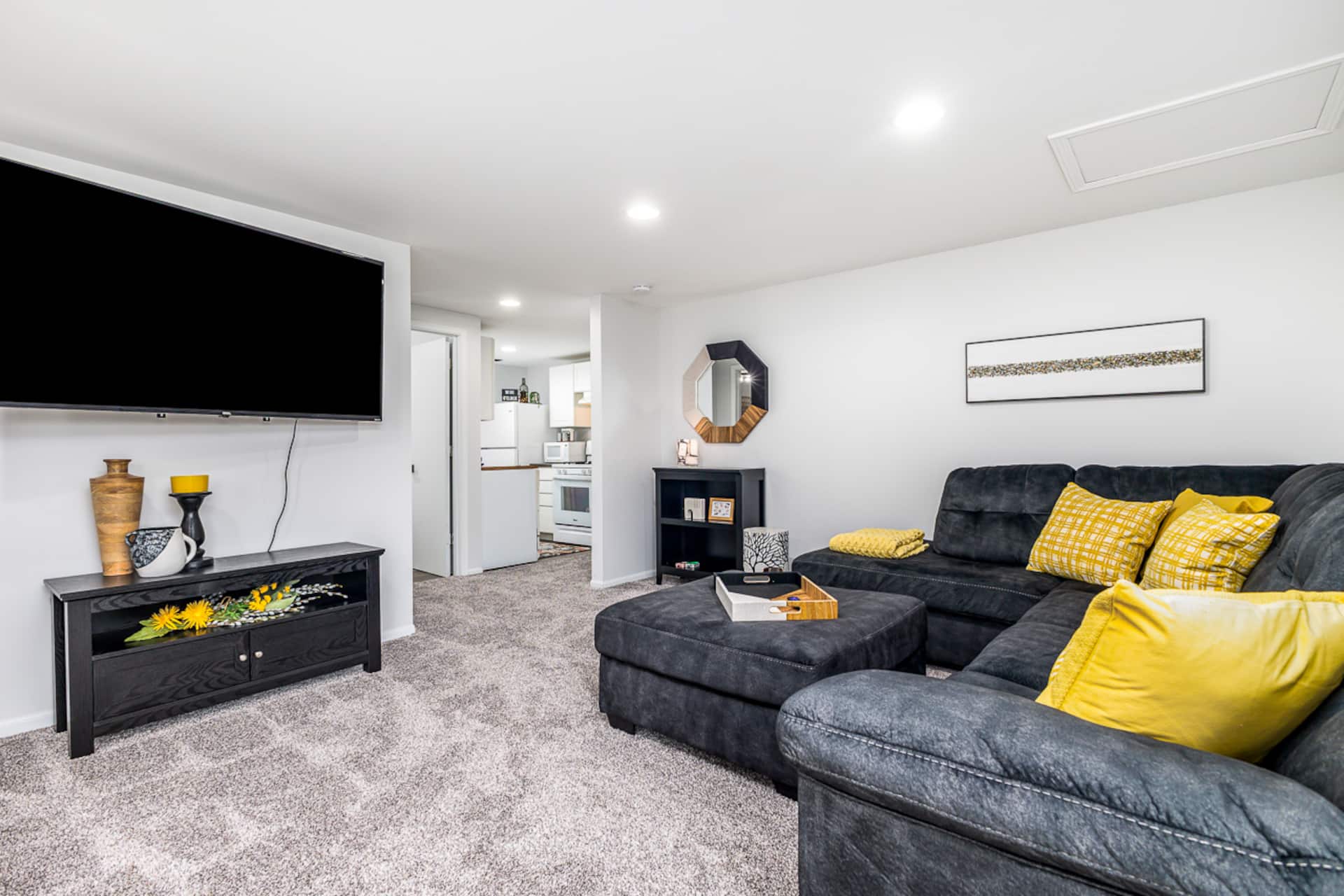 Updated Unit w/Panoramic Views