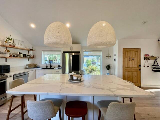 Zen in the City: Stylish Retreat gallery image 3