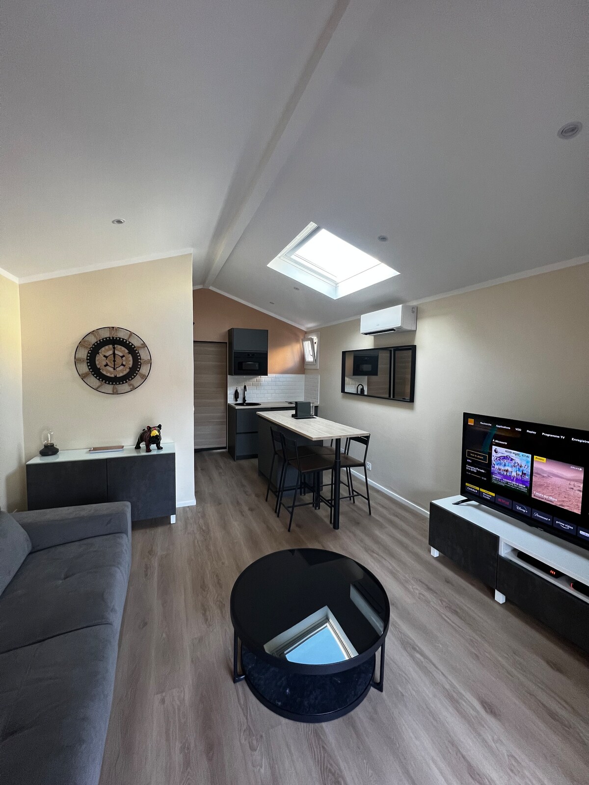 Annuncio Airbnb popolare: Close to the beach, relaxation and modernity a Bandol