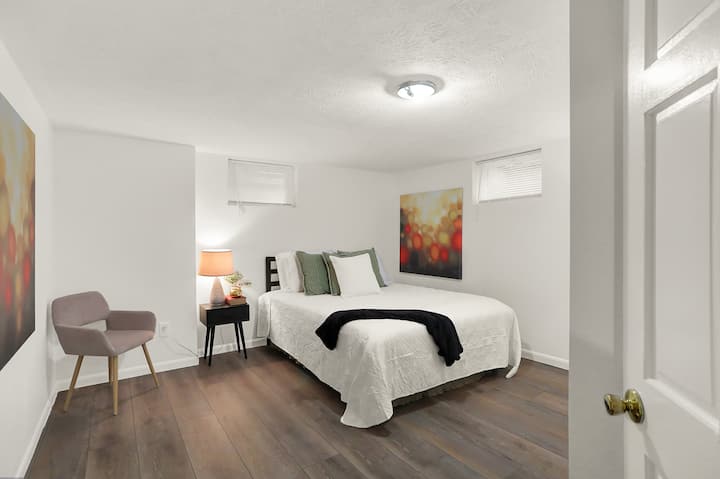 Dhomë gjumi në bodrum me krevat dopio "queen"