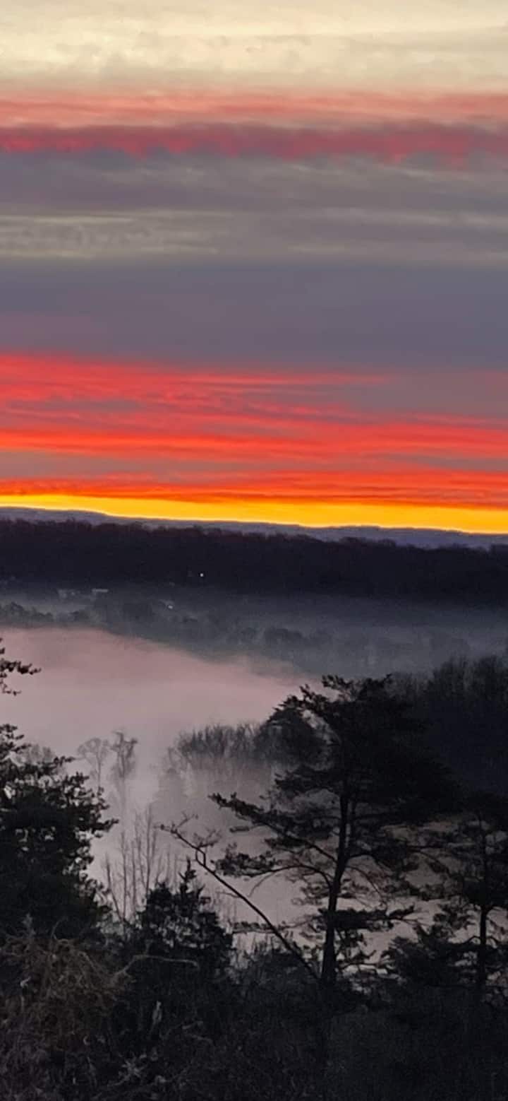 Shenandoah Sunrise beautiful views /pool & hot tub Houses for Rent in