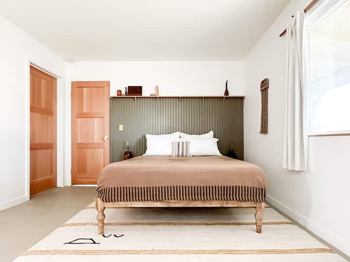 Primary bedroom - queen size bed