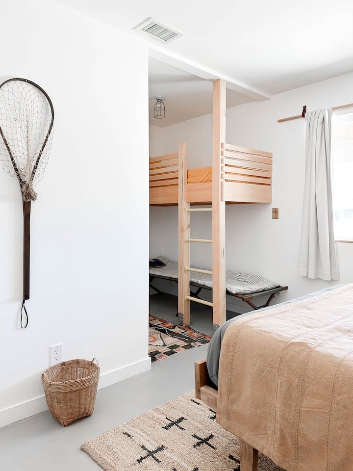 "Bunk nook" off bedroom #3 (Only available for children)