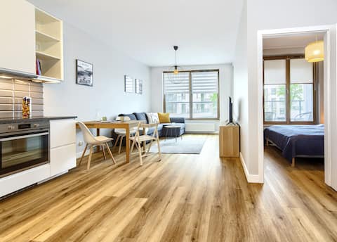 Popular Airbnb listing: Garnizon Central | Parking | Balcony in Wrzeszcz Górny