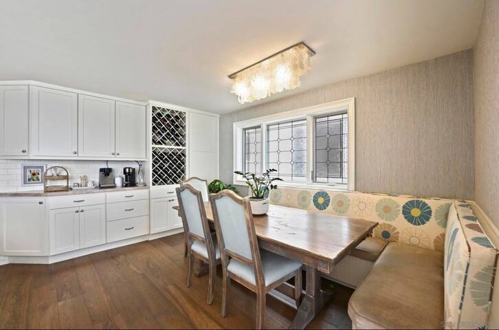 Stylish Beach House gallery image 5