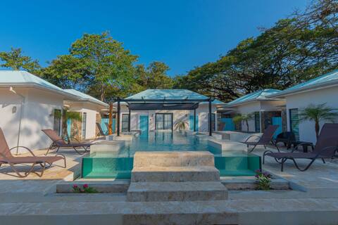 Avellanas: Studio with Pool View and Full Kitchen