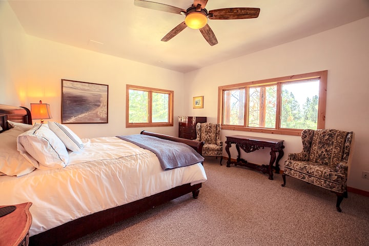Lower floor Primary Bedroom with King size bed and beautiful views