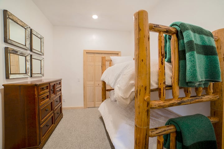 3rd Lower floor Bedroom with Bunk beds
