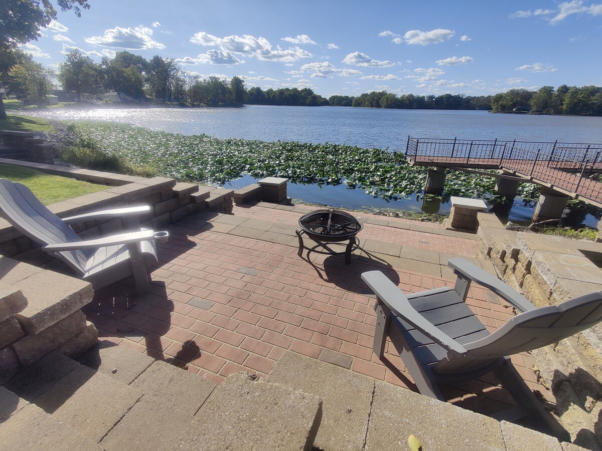 Peninsula Paradise Resort Houses for Rent in Du Quoin, Illinois