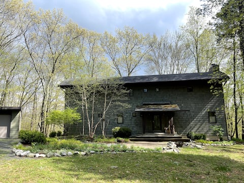 The Ridge House - Modern Secluded Home w/ Pool