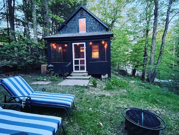 Design Cottage on a Trout River. Fly Fishing Spot! Houses for Rent in