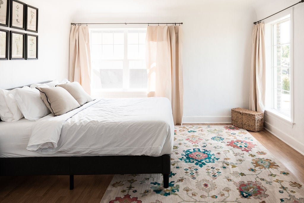 Spálňa 3: na poschodí, manželská posteľ Queen