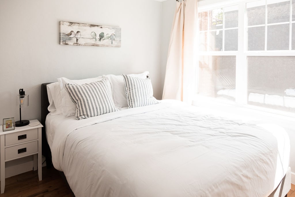 Spálňa 1: na prízemí, veľká manželská posteľ