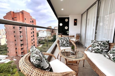 Successful Airbnb property: H703 Amazing City Views, Rooftop Pool & Parking in Juanambú