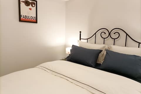 Entire Guest suite in White Rock - Queen Size Bed