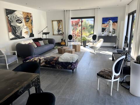 Popular Airbnb listing: Fully air-conditioned house, at the foot of the Luberon in Cavaillon