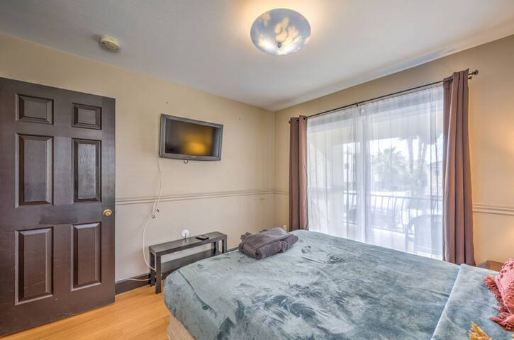 Charming family 5BR/3BR,Pool/Jacuzzi gallery image 5