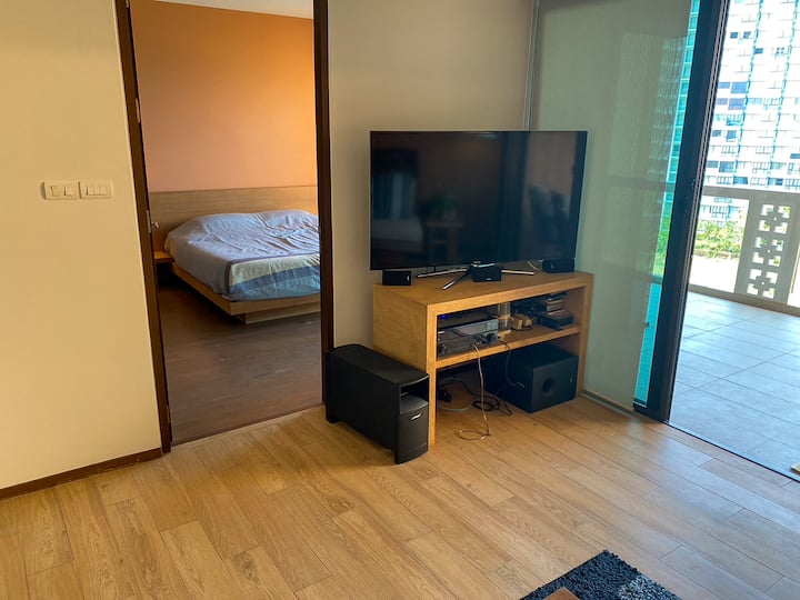 Televizor dhe dhomë gjumi 1