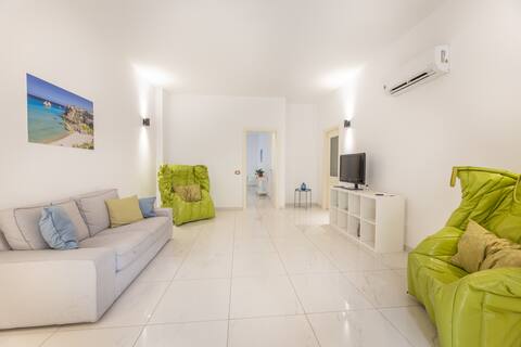 Top Airbnb: Luxury Duplex 2 Bedroom - N24 - VisVacanze a Gallipoli