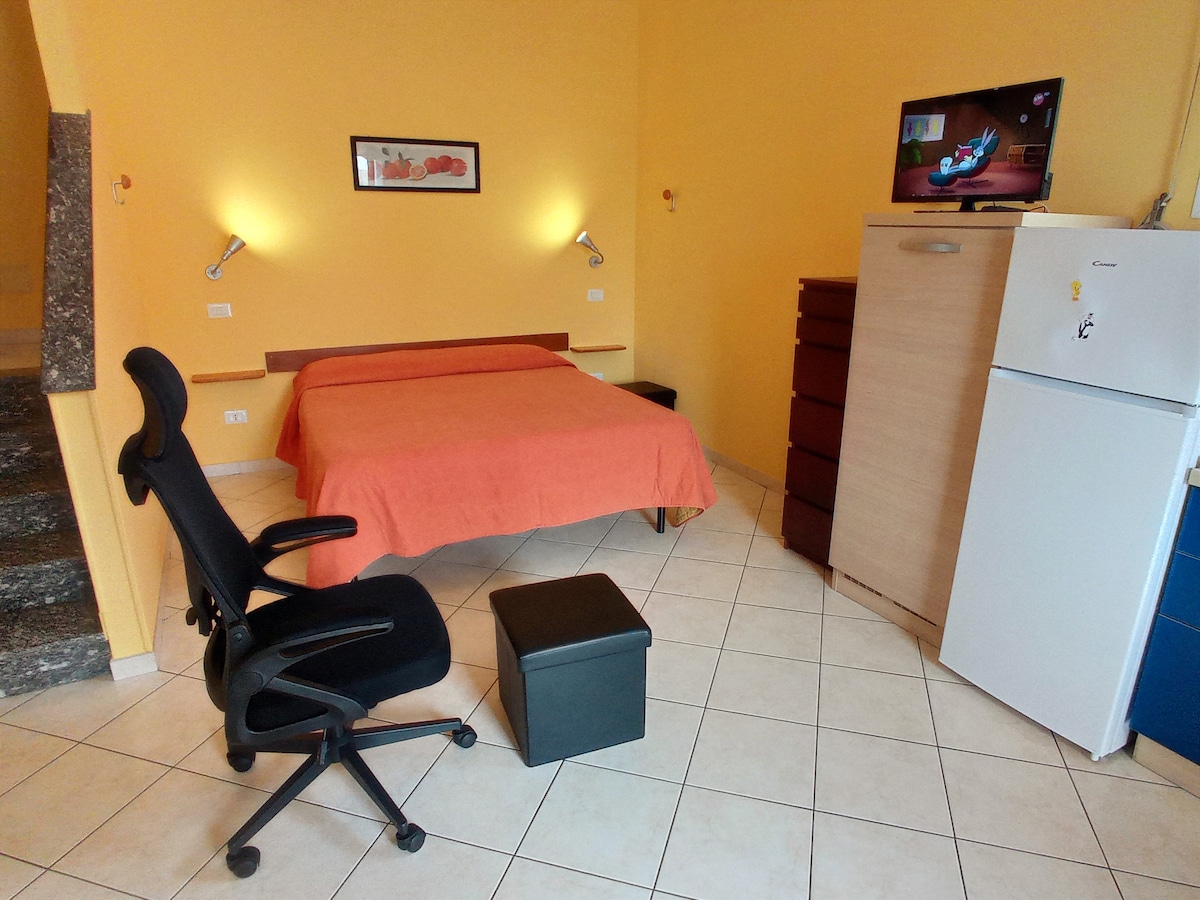 Sleeping area with armchairs and pouf for complete relaxation