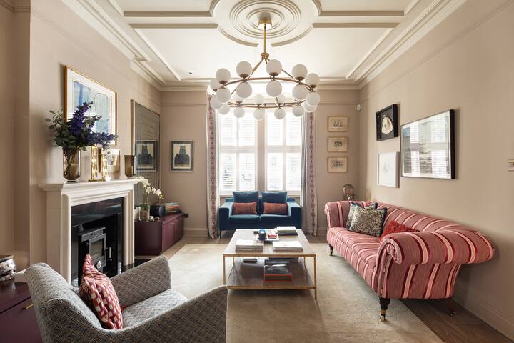 Elegant Family Home gallery image 3