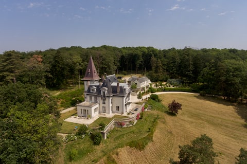 Renovated estate less than 1 hour from Paris