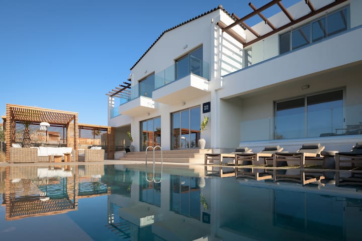 Nos Duos Villa, a Spectacular Beachfront Escape