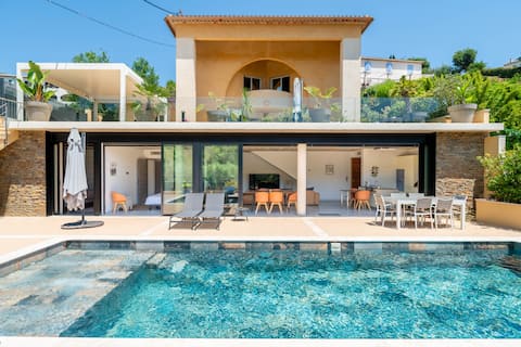 BiotBlues: Modern apartment with private pool