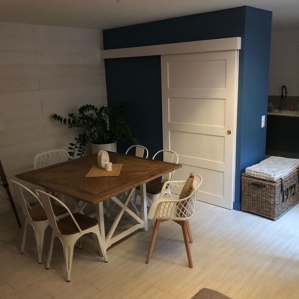 Popular Airbnb listing: Duplex apartment with roof terrace in Apt