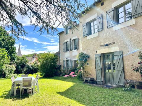 At Domaine Valigny, Heated pool + Fiber WiFi
