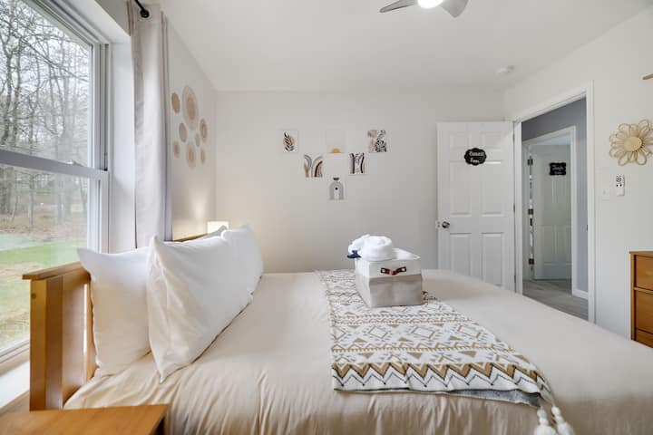 The Boho room- Enjoy the serene and beautiful! 