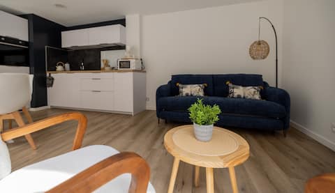 Popular Airbnb listing: Ty Guénhaël small house + courtyard historic center in Vannes