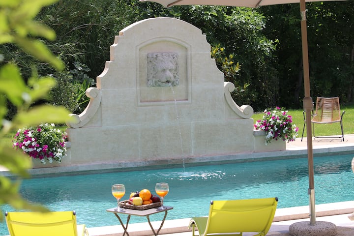Bastide Des Cyprès - 4 Personnes - Arles